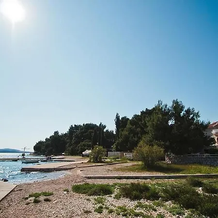 Casa vacanze Direkt Am Und Strand- Mit Grossem Garten Und Terrasse- Hervorragend Fuer Fam By Interhome